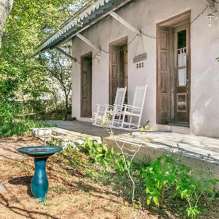 Adams Travis - 1B1Ba, Pet Friendly With Fee, Walk To Main Villa